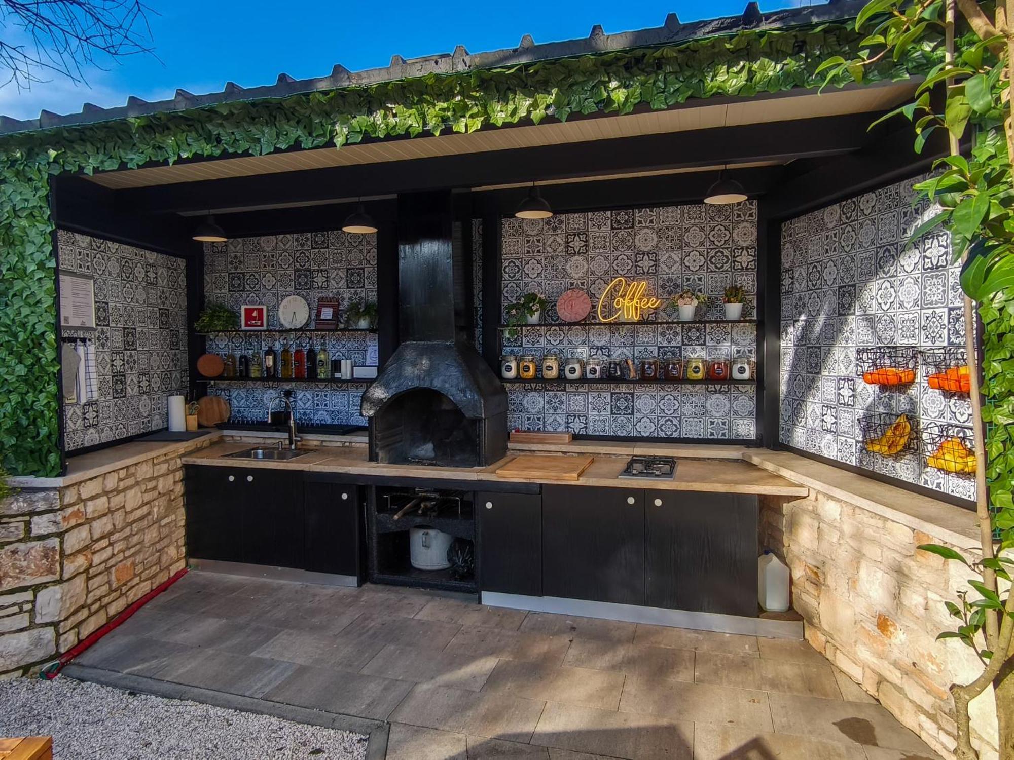 Rooms And Apartments Istrasoley Bale Εξωτερικό φωτογραφία